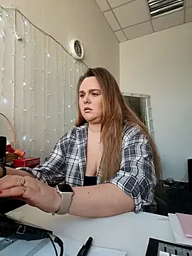 Snapshot of Juicy_PeachLux chatting on April 2, 2026, 7:59 am Juicy PeachLux online show from April 2, 2026, 7:59 am