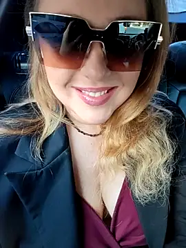 Juicy PeachLux online show from September 16, 2025, 10:16 am