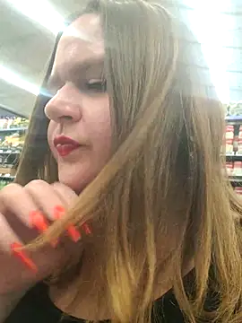 Snapshot of Bigmouthbitch chatting on December 14, 2025, 3:46 am Bigmouthbitch online show from December 14, 2025, 3:46 am