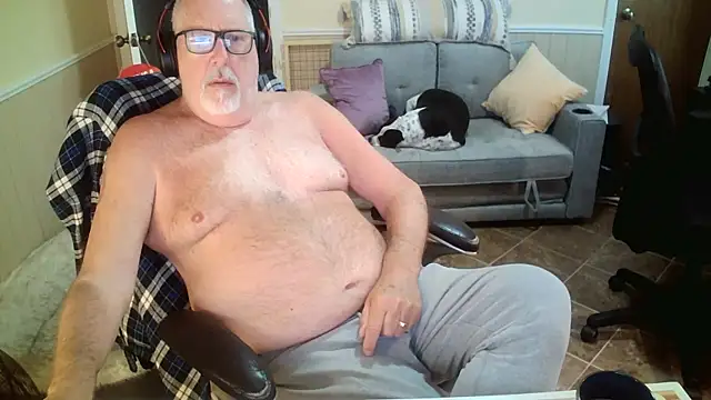 Snapshot of superbearboss chatting on June 7, 2026, 3:17 pm superbearboss online show from June 7, 2026, 3:17 pm