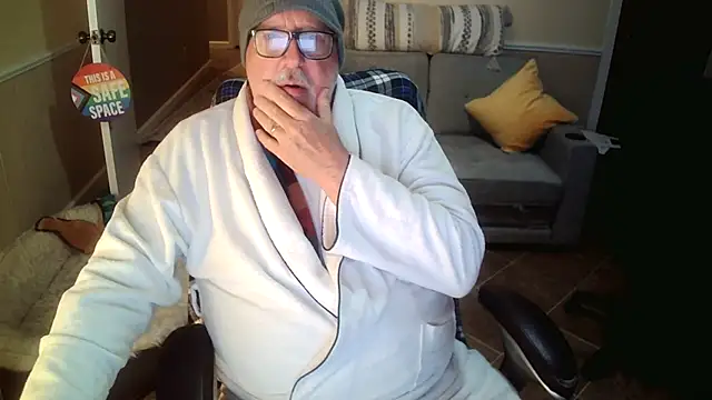 superbearboss online show from January 13, 2026, 12:15 am