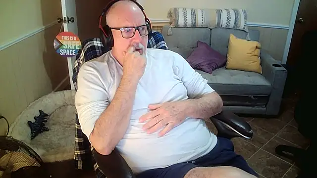 superbearboss online show from February 27, 2026, 6:52 pm