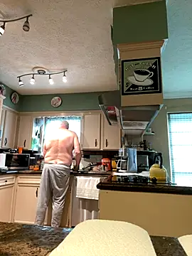 superbearboss online show from November 17, 2025, 4:55 pm