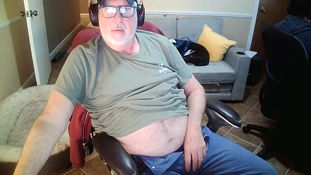 superbearboss online show from December 17, 2025, 6:24 pm