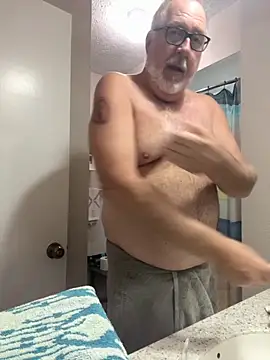 superbearboss online show from November 28, 2025, 7:14 pm