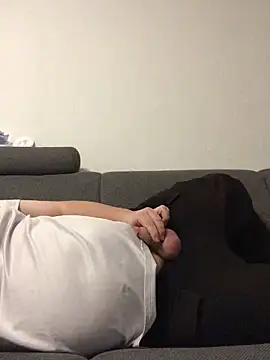 Snapshot of Derbaer1990 chatting on November 9, 2025, 1:37 pm Derbaer1990 online show from November 9, 2025, 1:37 pm