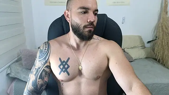 Snapshot of Isaac_Carter chatting on December 17, 2025, 11:15 am Isaac Carter online show from December 17, 2025, 11:15 am