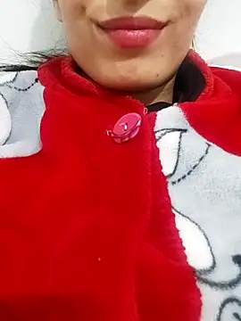 saraaxx1 online show from December 4, 2025, 11:31 am