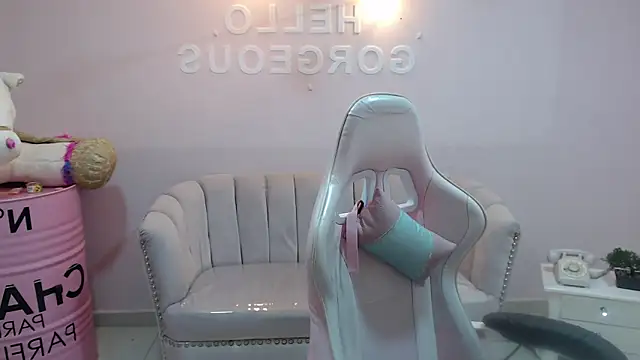 Snapshot of Elody_a_ chatting on March 19, 2025, 10:00 am Elody a online show from March 19, 2025, 10:00 am