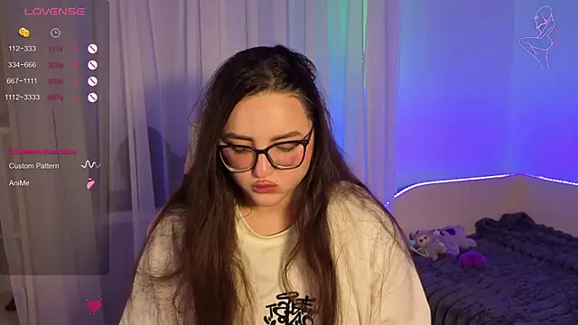 Snapshot of MiraLuccian chatting on September 17, 2025, 7:27 pm MiraLuccian online show from September 17, 2025, 7:27 pm