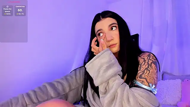 Snapshot of Hi_Soyfer chatting on September 26, 2025, 8:49 pm Hi Soyfer online show from September 26, 2025, 8:49 pm