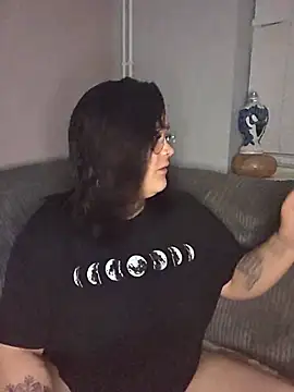 Saucy-Serenity online show from October 21, 2025, 7:35 pm