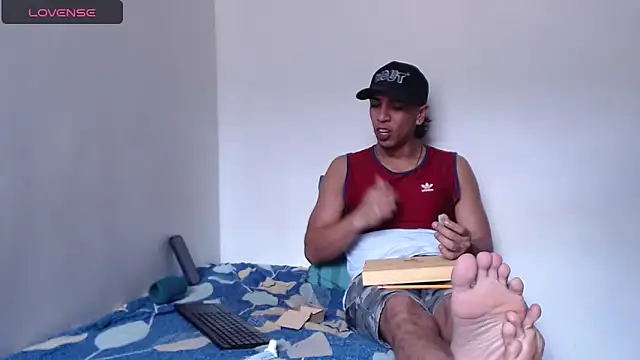 Monkey uchiha777 online show from April 4, 2026, 6:58 pm