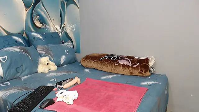 Snapshot of MystiqueTeee chatting on October 16, 2025, 12:19 am MystiqueTeee online show from October 16, 2025, 12:19 am