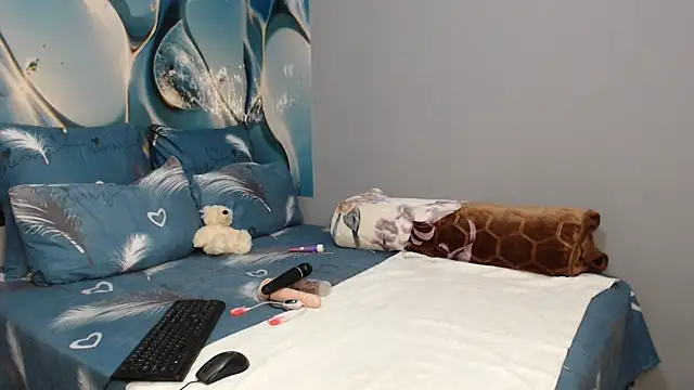 Snapshot of MystiqueTeee chatting on October 17, 2025, 6:53 pm MystiqueTeee online show from October 17, 2025, 6:53 pm