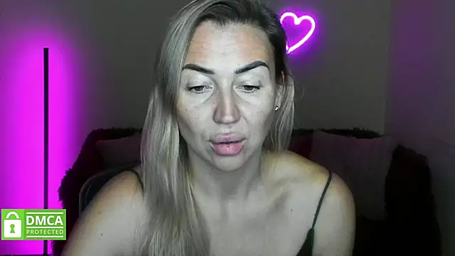 Kiss julli88I online show from November 15, 2025, 6:28 am