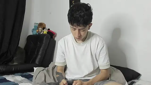 Snapshot of troy_rouge chatting on February 13, 2026, 11:10 am troy rouge online show from February 13, 2026, 11:10 am