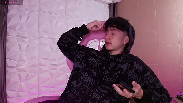 Snapshot of troy_rouge chatting on January 12, 2026, 11:28 am troy rouge online show from January 12, 2026, 11:28 am