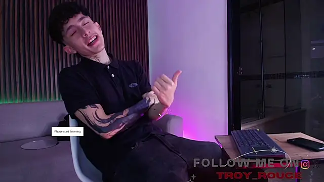 Snapshot of troy_rouge chatting on November 7, 2025, 7:18 pm troy rouge online show from November 7, 2025, 7:18 pm