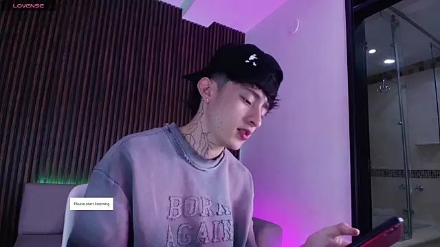 Snapshot of troy_rouge chatting on November 15, 2025, 7:07 pm troy rouge online show from November 15, 2025, 7:07 pm