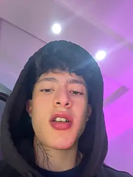 Snapshot of troy_rouge chatting on October 27, 2025, 6:53 pm troy rouge online show from October 27, 2025, 6:53 pm