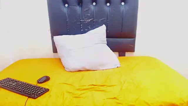 NICKY19XX online show from March 18, 2025, 7:55 pm