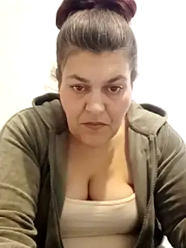 Snapshot of Curvy-Essex-Milf chatting on March 7, 2026, 6:02 pm Curvy-Essex-Milf online show from March 7, 2026, 6:02 pm