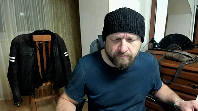 Snapshot of Grandor_M chatting on March 6, 2025, 6:16 pm Grandor M online show from March 6, 2025, 6:16 pm