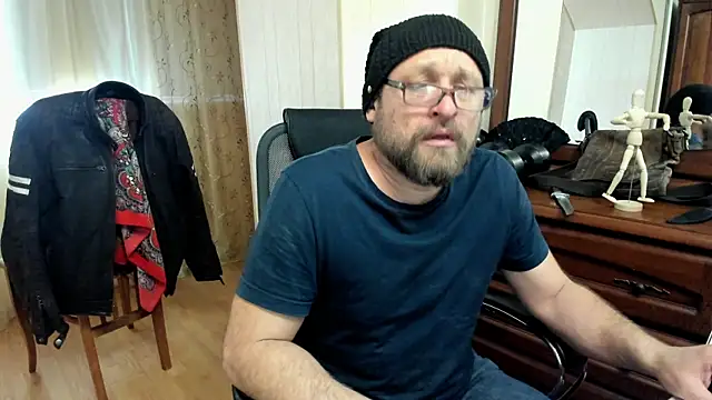 Snapshot of Grandor_M chatting on March 14, 2025, 1:35 pm Grandor M online show from March 14, 2025, 1:35 pm