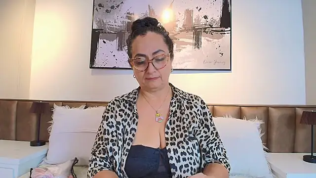 Snapshot of AlessandraLeroy chatting on May 30, 2026, 12:33 pm AlessandraLeroy online show from May 30, 2026, 12:33 pm
