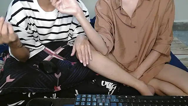 Snapshot of NaughtyThrouple007 chatting on October 17, 2025, 1:53 am NaughtyThrouple007 online show from October 17, 2025, 1:53 am