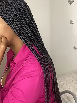 Nahomy gree online show from October 4, 2025, 6:15 am