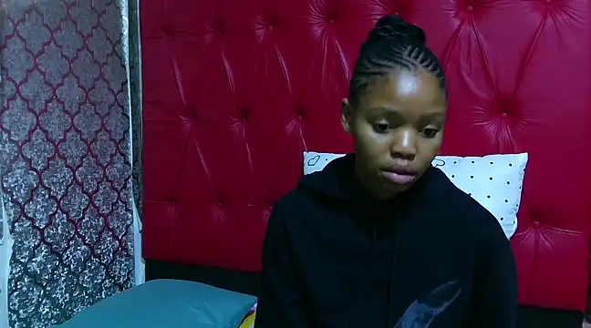 Snapshot of BondiBitch chatting on March 16, 2025, 7:49 pm BondiBitch online show from March 16, 2025, 7:49 pm