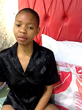 Snapshot of BondiBitch chatting on October 1, 2025, 9:03 am BondiBitch online show from October 1, 2025, 9:03 am