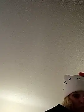 KITTYBOOBOOFUXX online show from February 15, 2026, 6:47 am