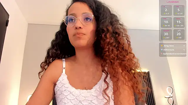 Arihsay evans online show from November 22, 2025, 1:43 pm