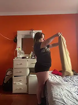 Luna-nevada online show from February 22, 2026, 2:19 pm