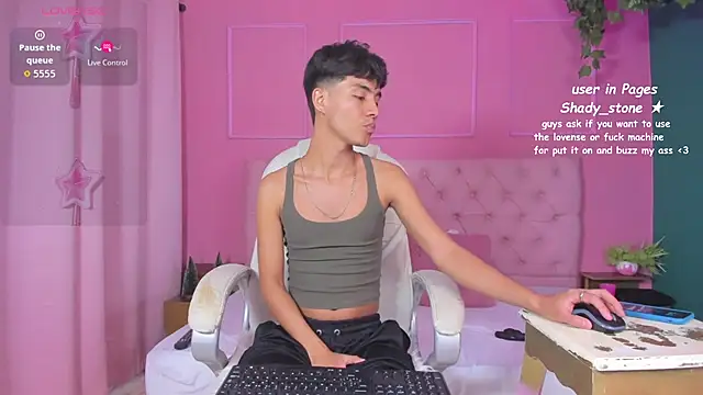 Snapshot of SHADY_STONE chatting on December 15, 2025, 10:48 pm SHADY STONE online show from December 15, 2025, 10:48 pm