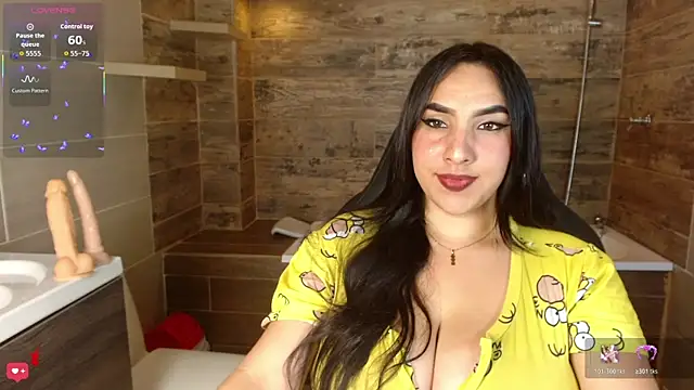 Snapshot of Sophie_Grays_ chatting on May 18, 2026, 3:39 pm Sophie Grays online show from May 18, 2026, 3:39 pm