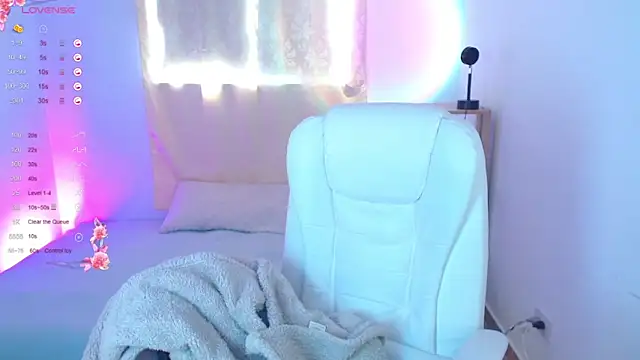 KARINA FLOWER  online show from March 18, 2025, 3:12 pm