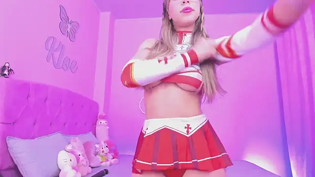 Snapshot of KloeJonnes_ chatting on April 5, 2026, 10:05 pm KloeJonnes online show from April 5, 2026, 10:05 pm