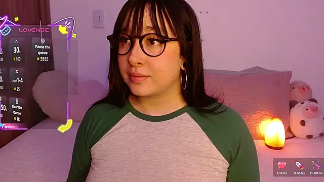 Oliviargf online show from September 13, 2025, 1:49 am