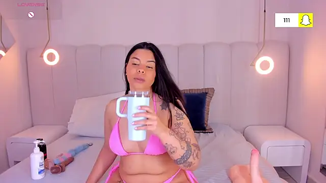 Snapshot of riri_candy chatting on January 13, 2026, 3:54 am riri candy online show from January 13, 2026, 3:54 am