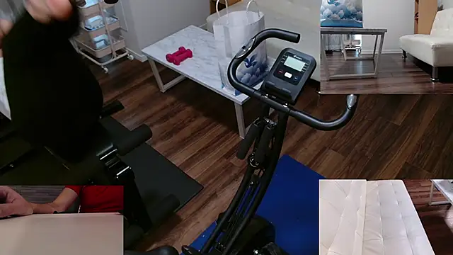 Snapshot of Stretch-man chatting on February 24, 2026, 6:03 am Stretch-man online show from February 24, 2026, 6:03 am