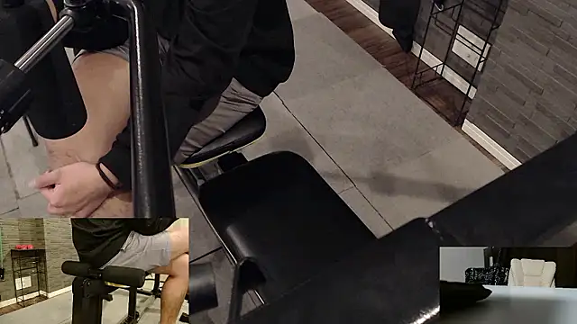 Snapshot of Stretch-man chatting on December 3, 2025, 5:23 pm Stretch-man online show from December 3, 2025, 5:23 pm