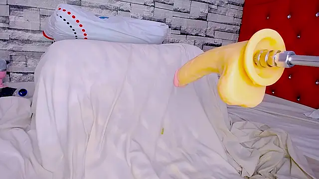 Snapshot of lucia-233 chatting on March 20, 2025, 11:12 pm lucia-233 online show from March 20, 2025, 11:12 pm