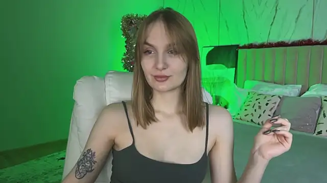  Vikky Moon  online show from January 8, 2026, 1:11 am