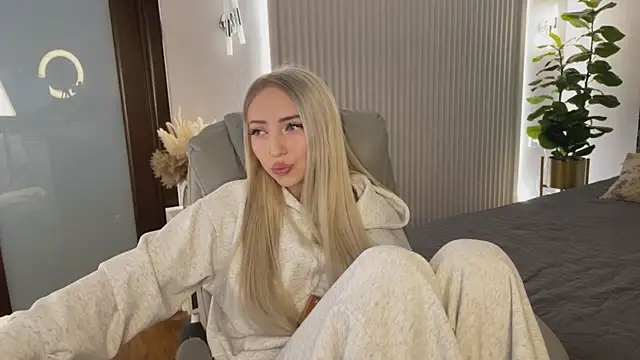 OhMyEmma online show from March 11, 2026, 1:21 am