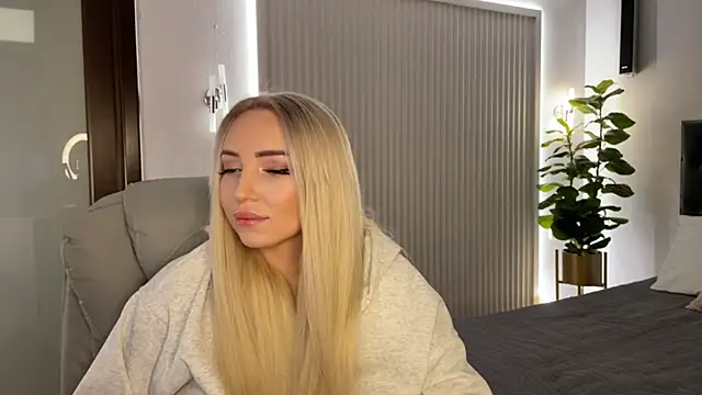 Snapshot of OhMyEmma chatting on November 25, 2025, 1:17 am OhMyEmma online show from November 25, 2025, 1:17 am