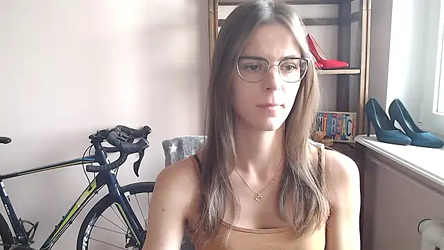 Snapshot of love_megi chatting on April 6, 2026, 6:25 am love megi online show from April 6, 2026, 6:25 am